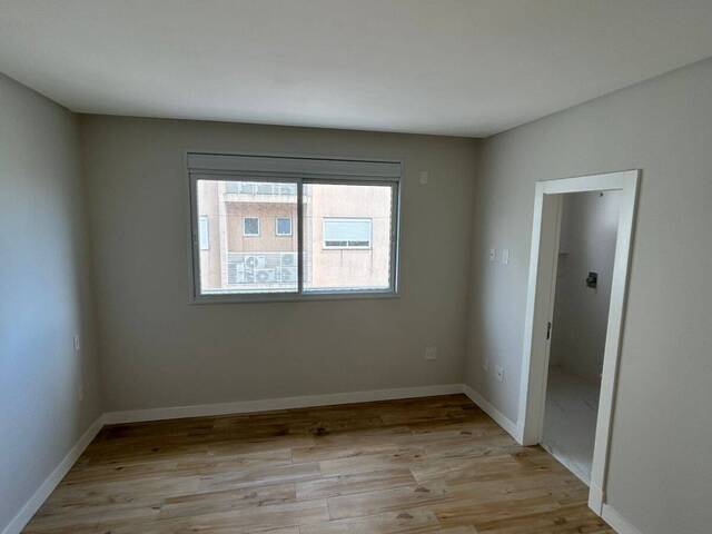 Apartamento para Venda em Itapema - 4