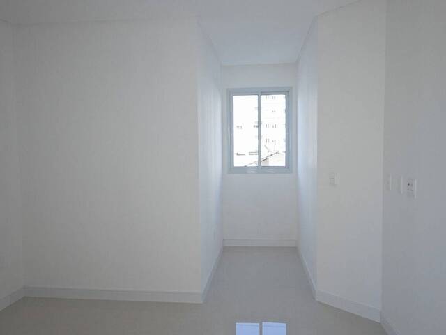 Apartamento para Venda em Itapema - 3