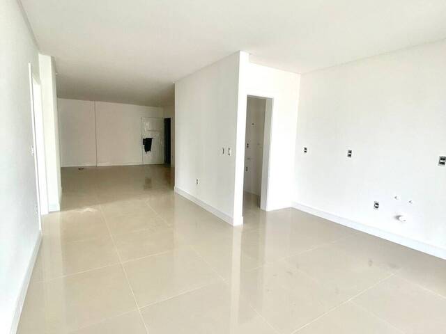 Apartamento para Venda em Itapema - 4