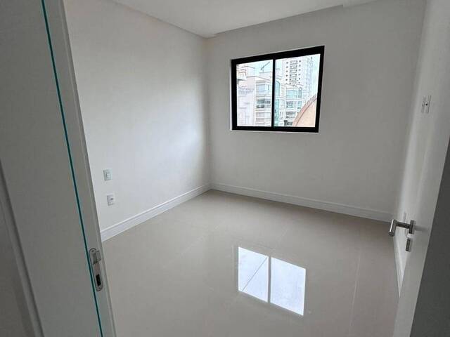 Apartamento para Venda em Itapema - 5